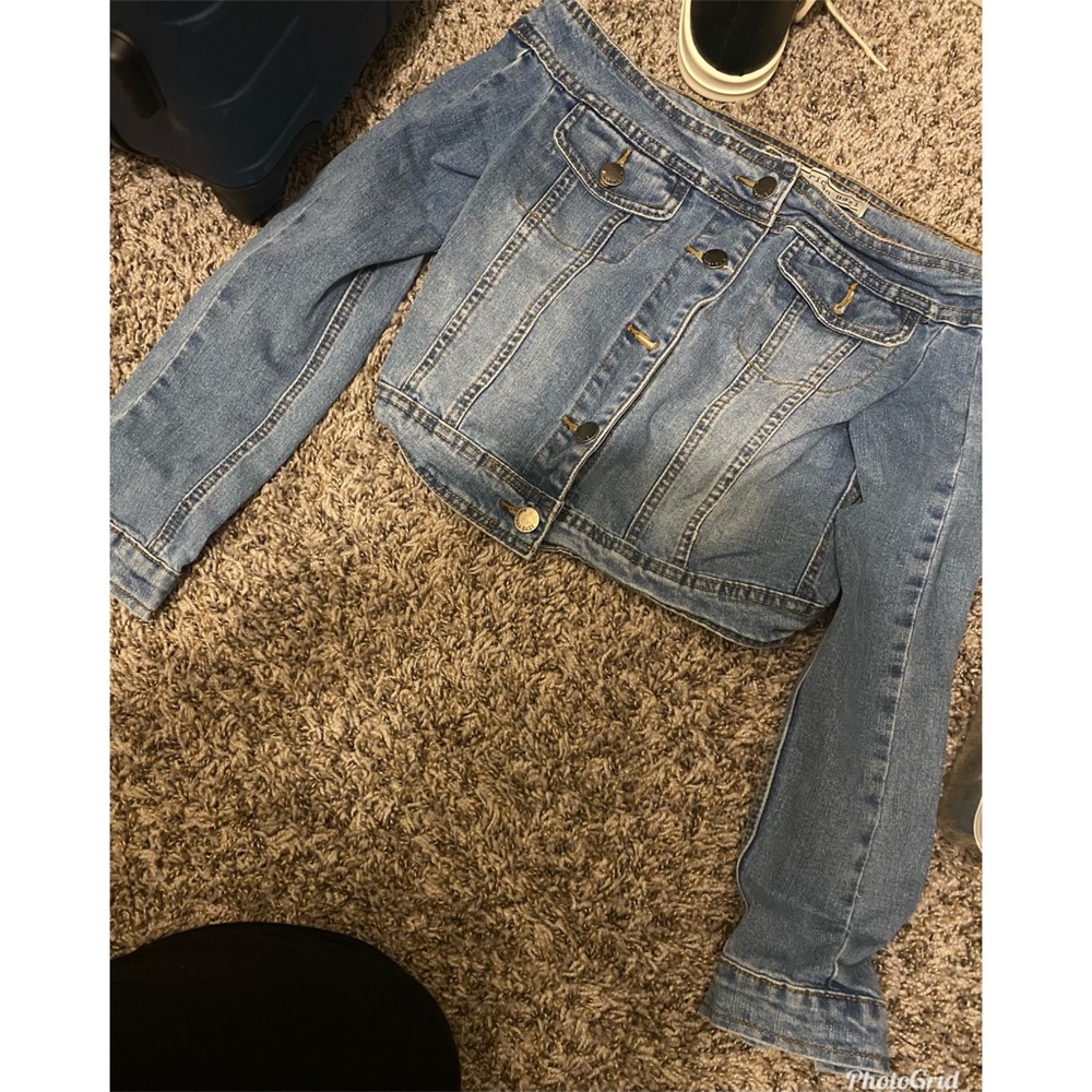 Denim off shoulder crop jacket